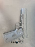 a vendre m4a1 warmachine avec un m1911 co2